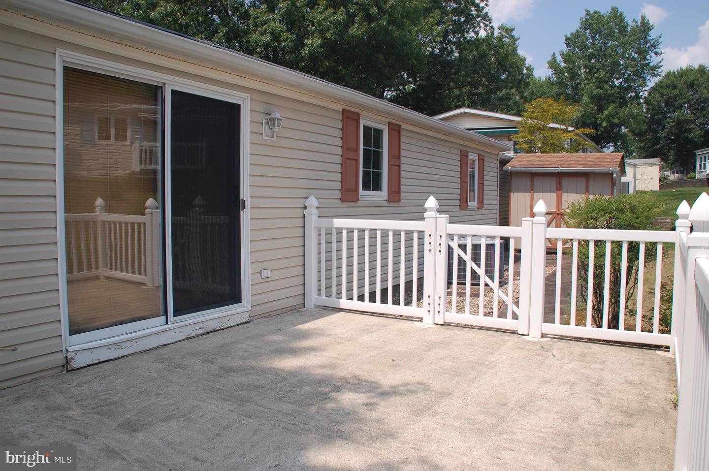 411 Westbury Dr Property Photo 32