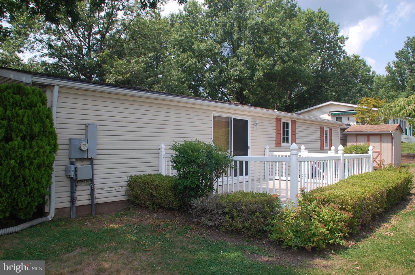 411 Westbury Dr Property Photo 34
