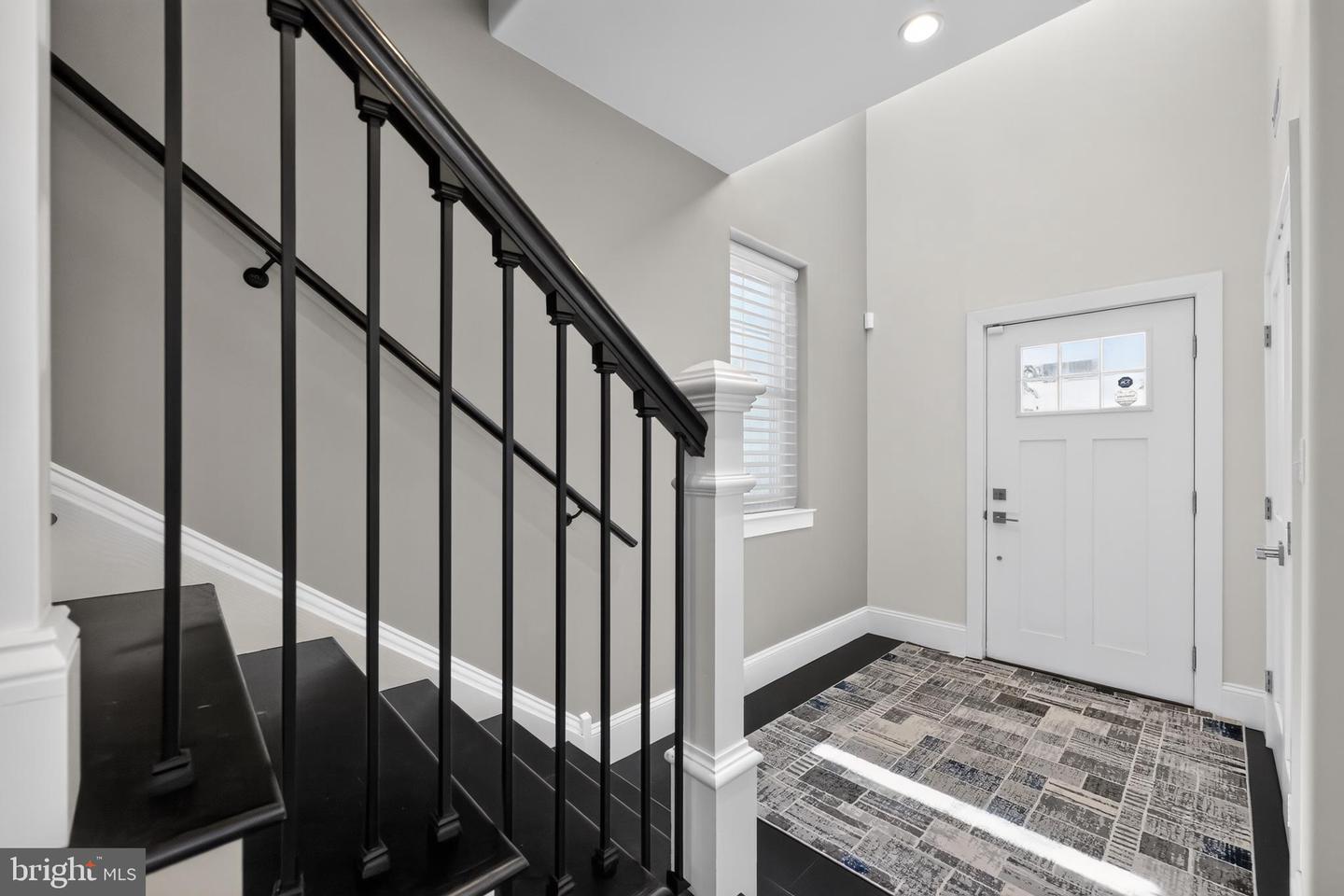 549 Bush St #a Property Photo 8