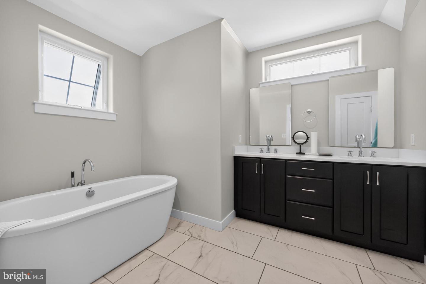 549 Bush St #a Property Photo 31