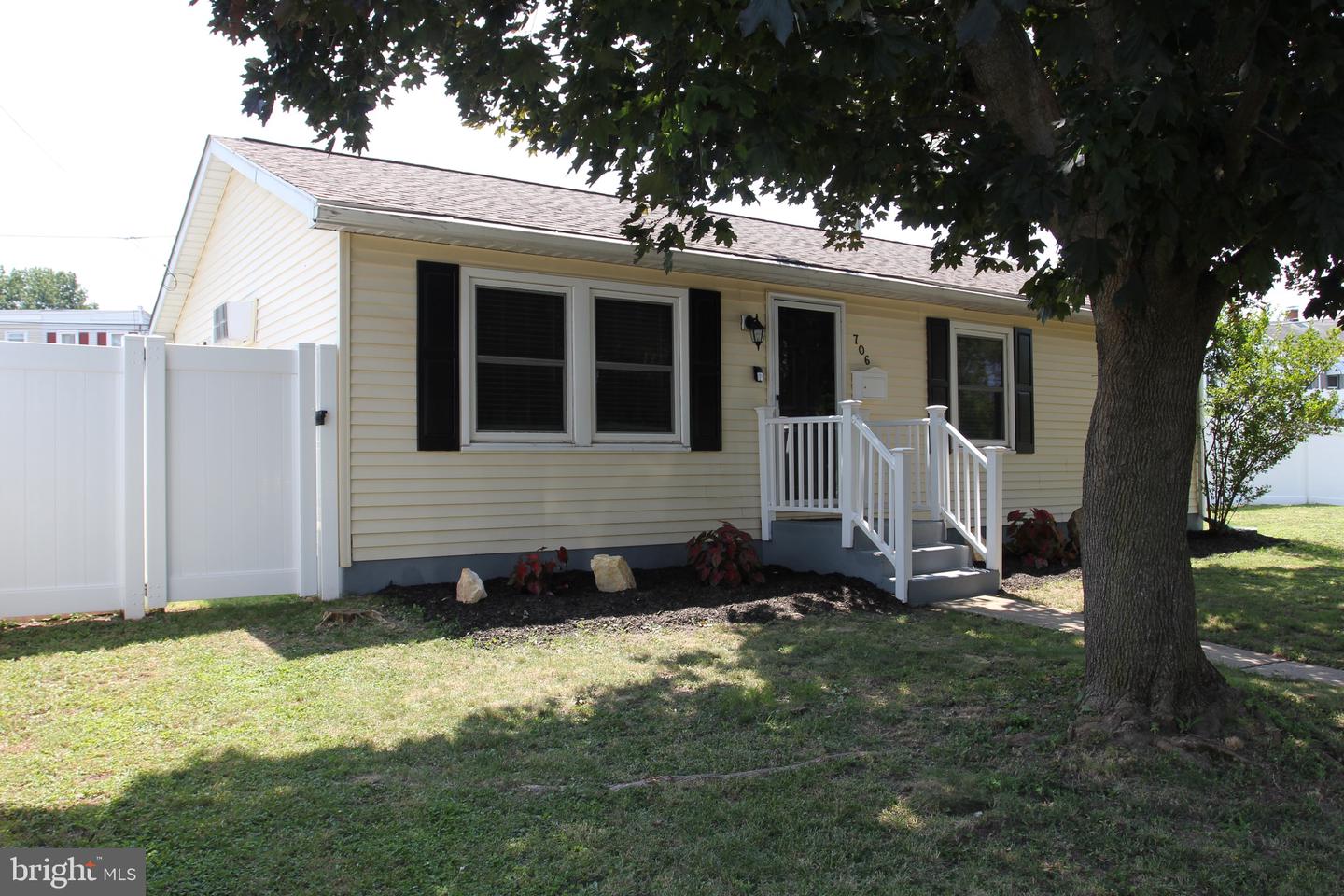 706 Logan St Property Photo 1