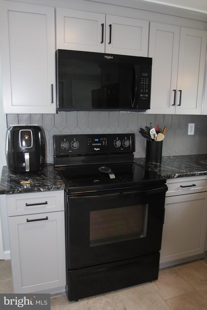 706 Logan St Property Photo 12