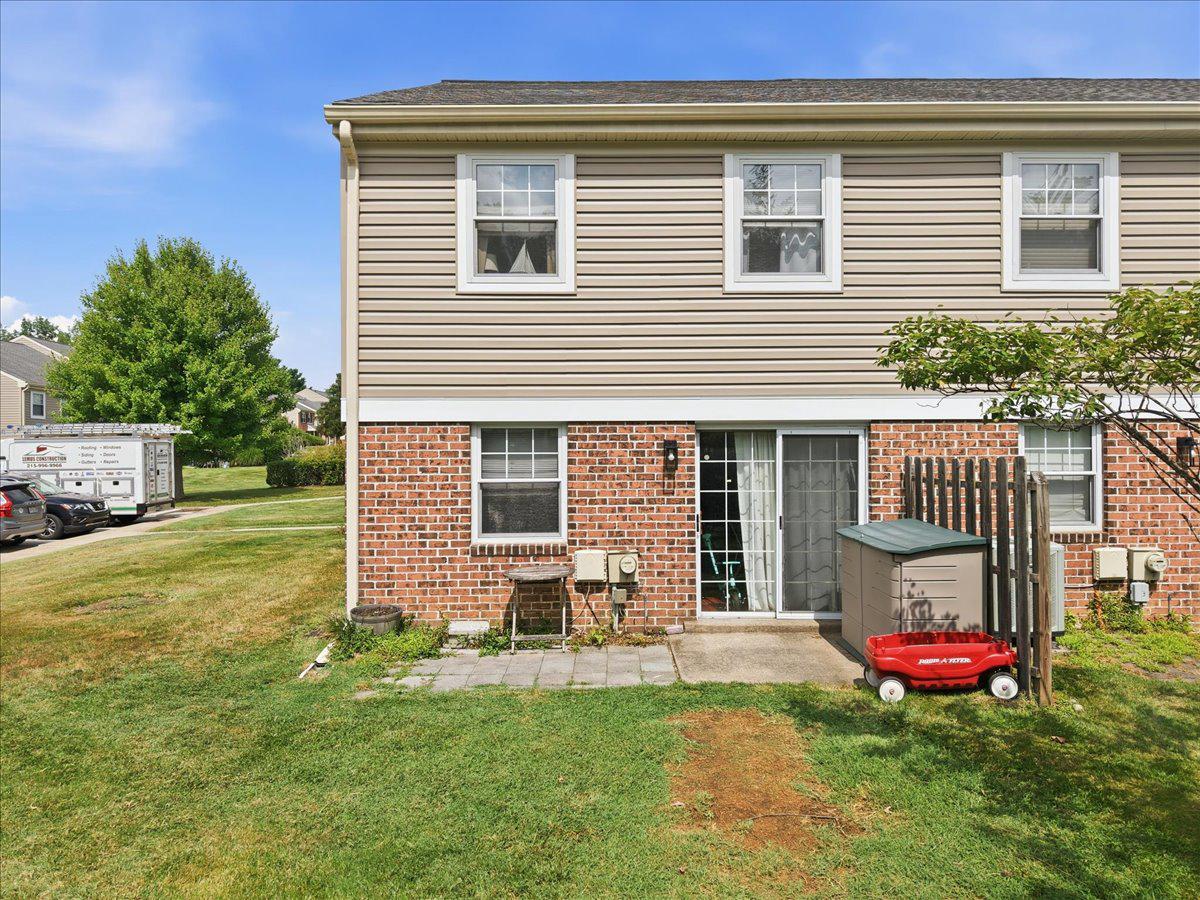 29 Barclay #204 U-29 Property Photo 4