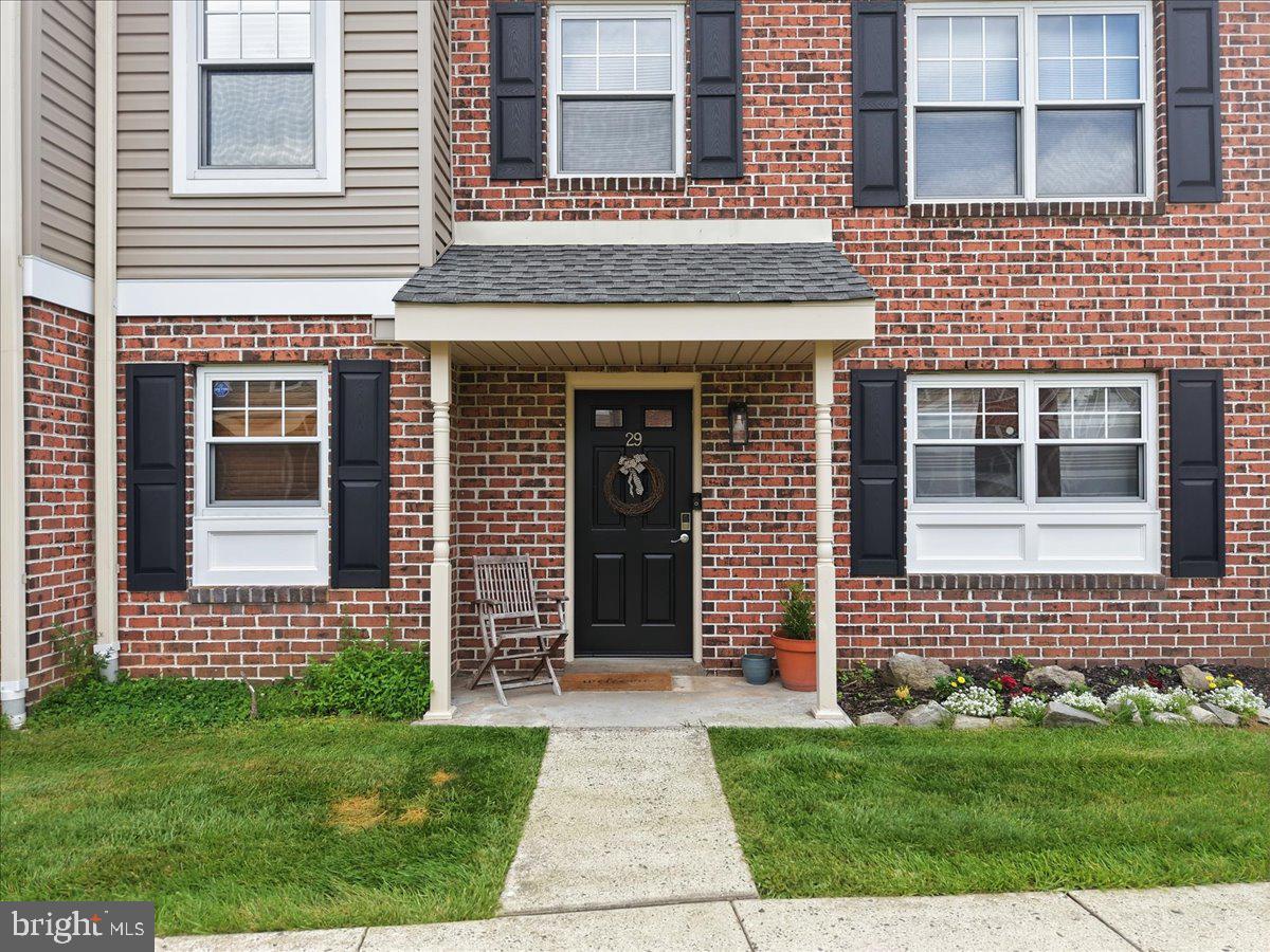 29 Barclay #204 U-29 Property Photo 6