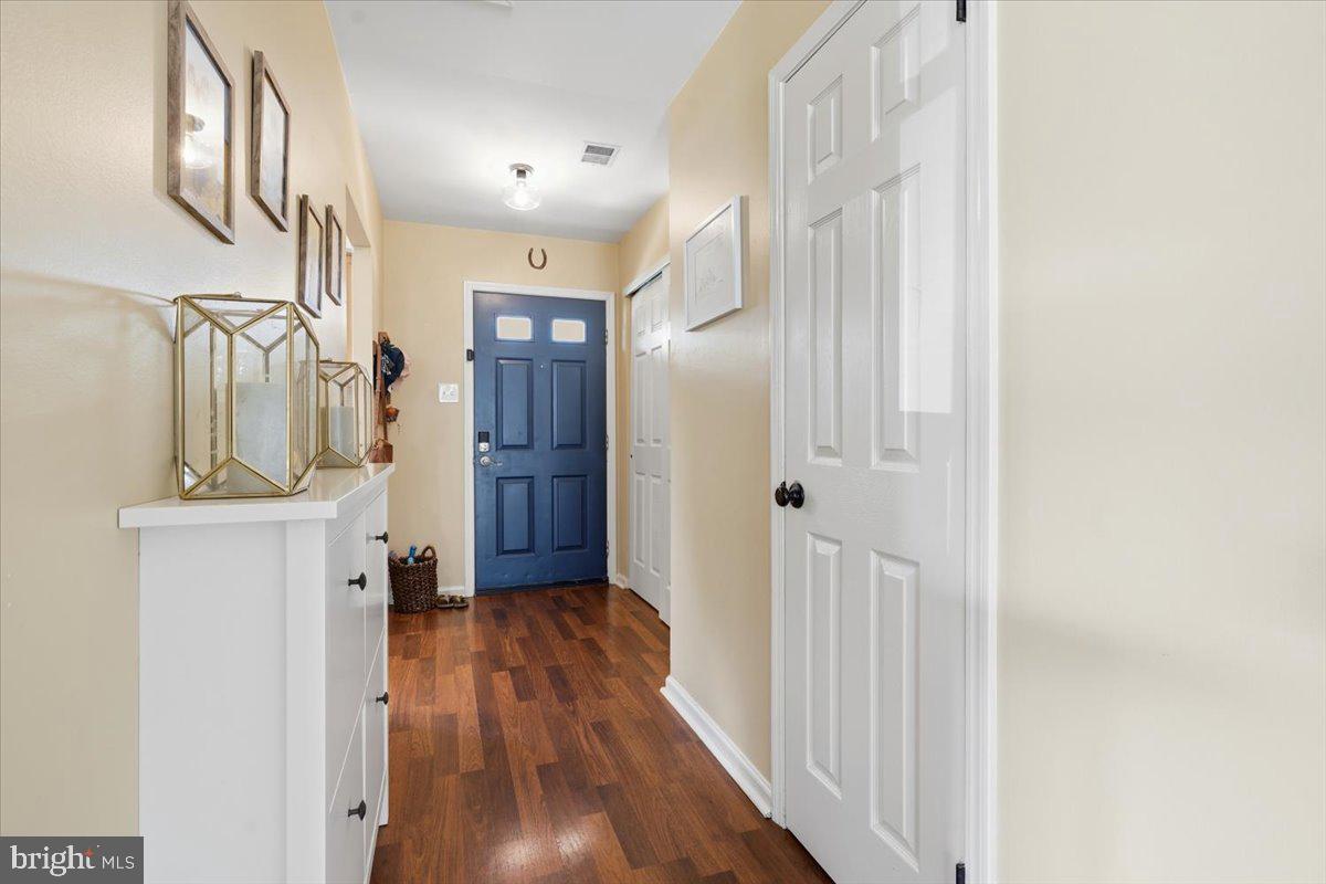29 Barclay #204 U-29 Property Photo 11