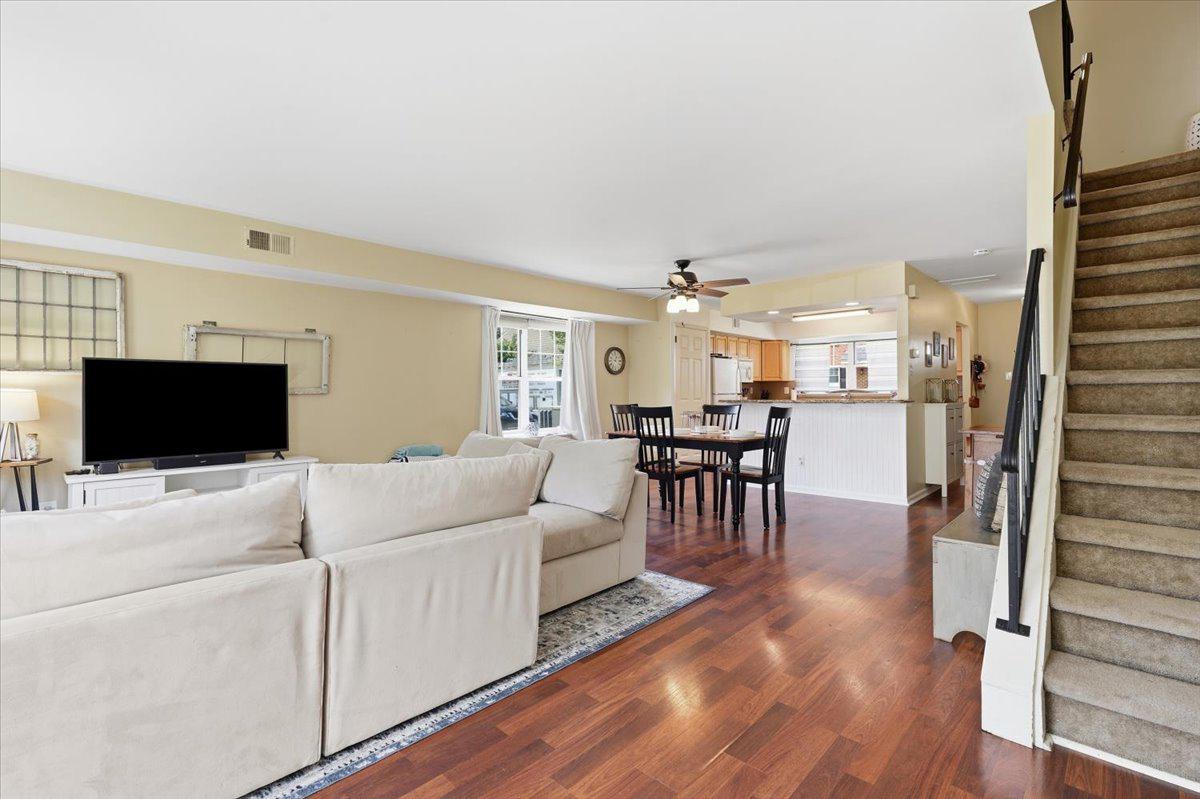 29 Barclay #204 U-29 Property Photo 19