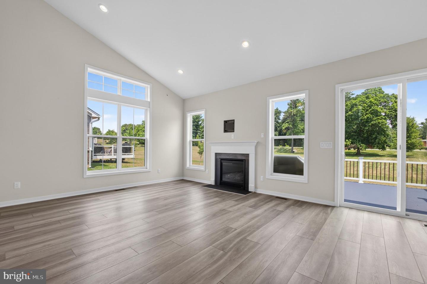 9 Umbrell Dr Property Photo 4
