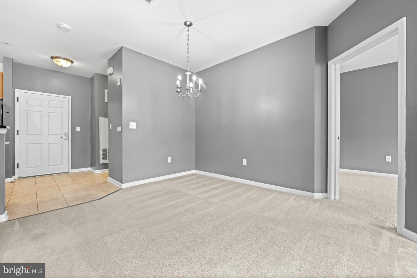 350 W Elm St #3122 Property Photo 12