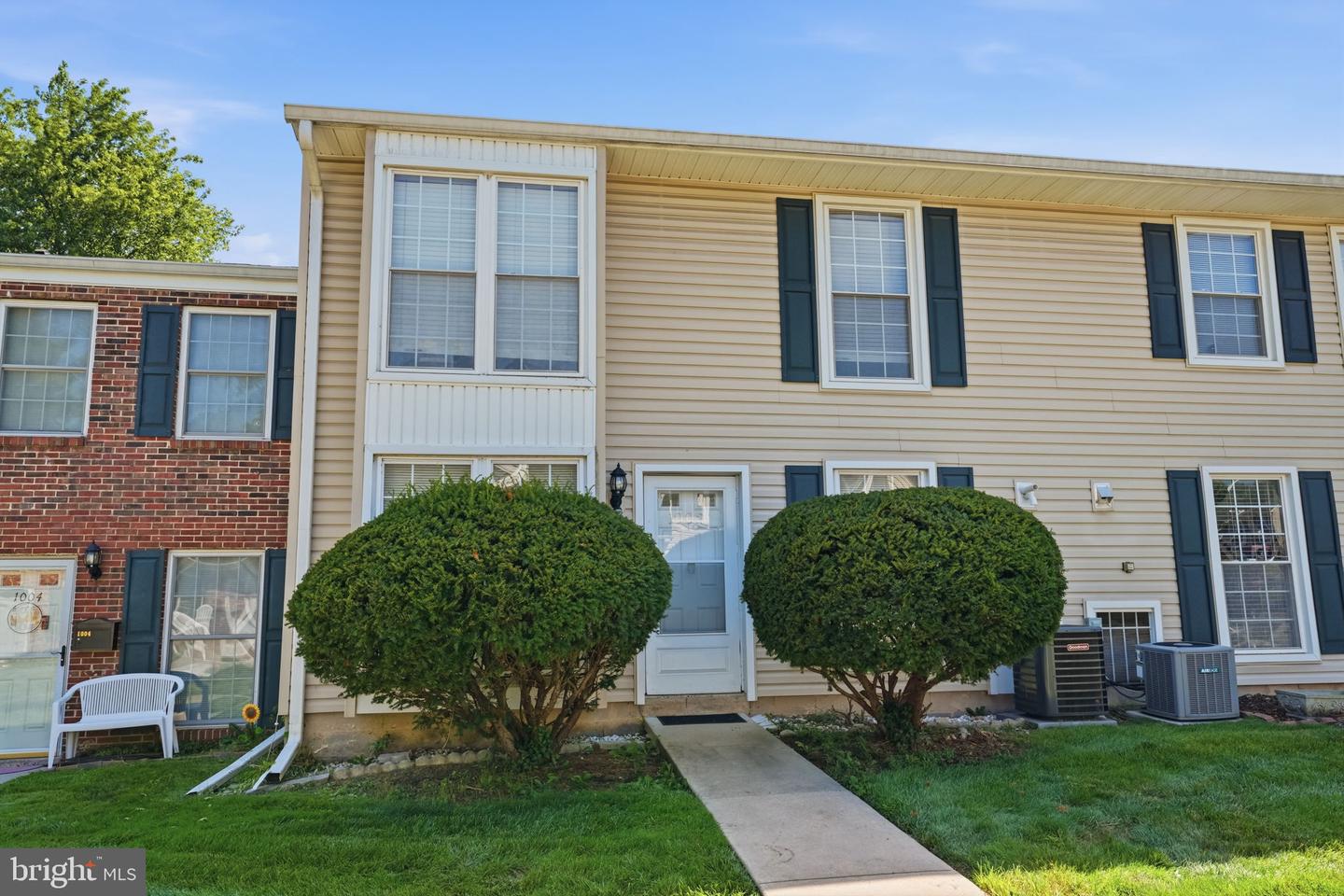 1003 Middleton Pl Property Photo 1