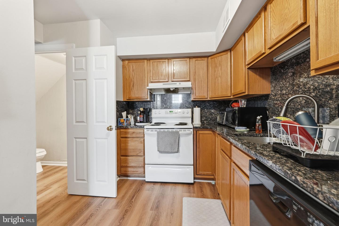 1003 Middleton Pl Property Photo 10