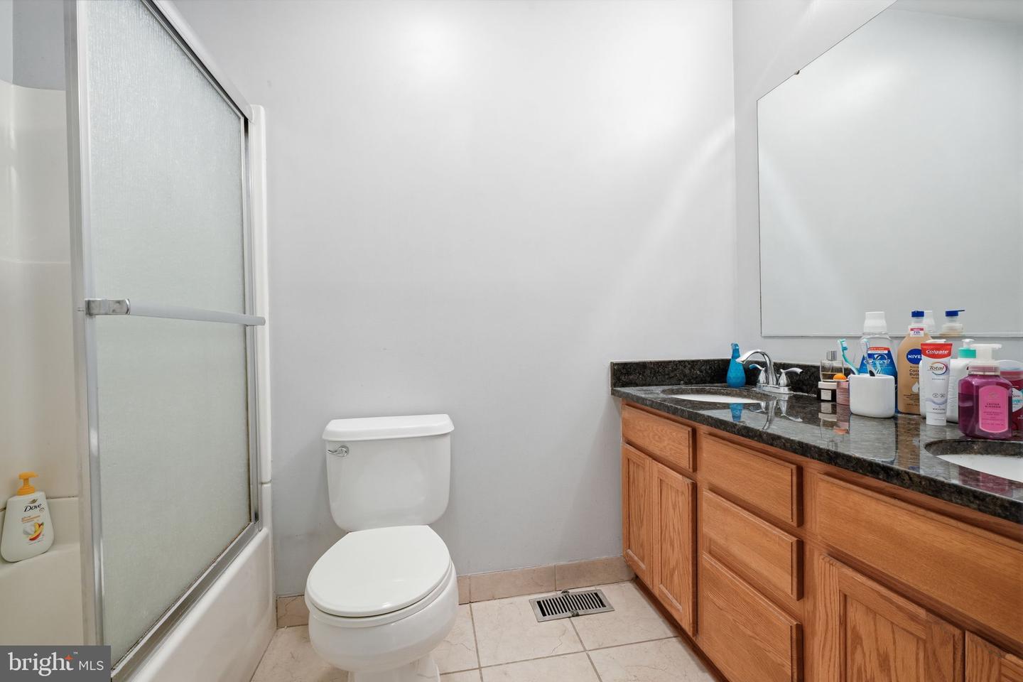 1003 Middleton Pl Property Photo 16