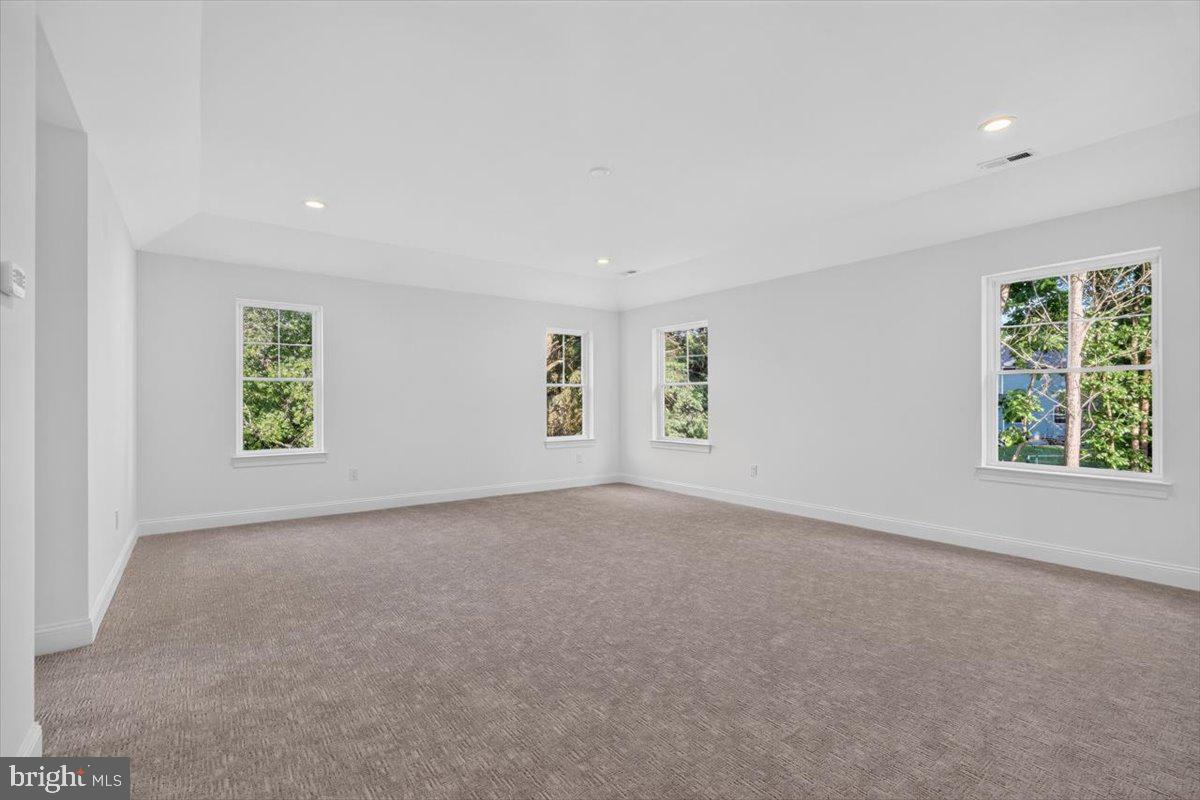 221 Fortuna Dr Property Photo 28