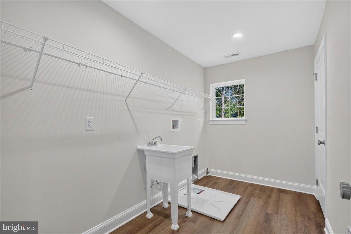 221 Fortuna Dr Property Photo 38