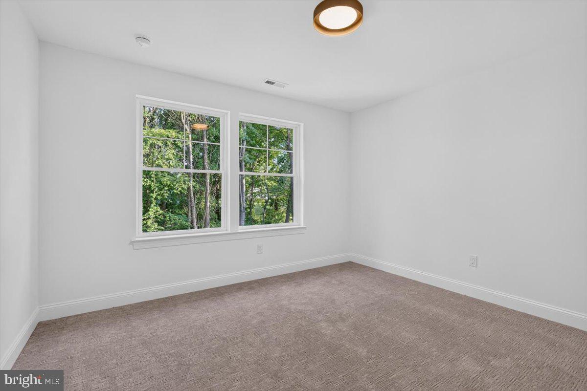 221 Fortuna Dr Property Photo 39