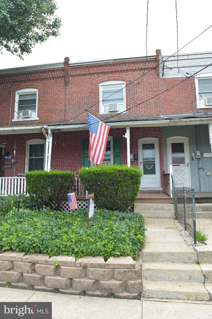 328 W FIFTH ST