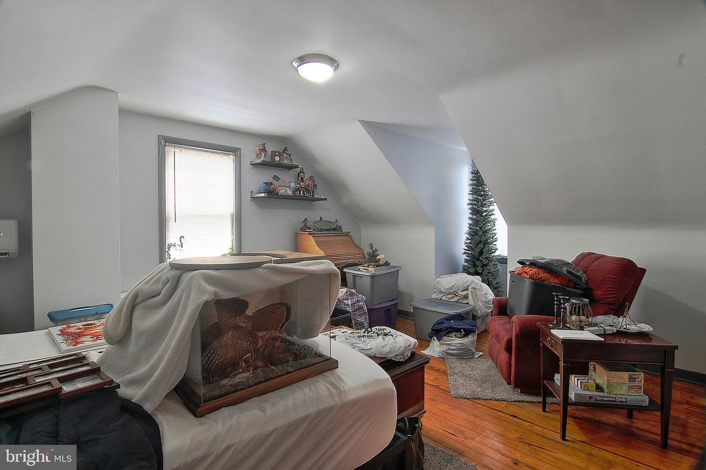 1032 N Warren St Property Photo 16