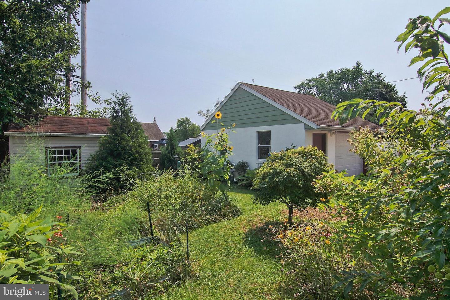 1032 N Warren St Property Photo 31
