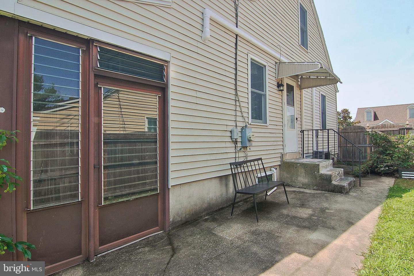 1032 N Warren St Property Photo 32
