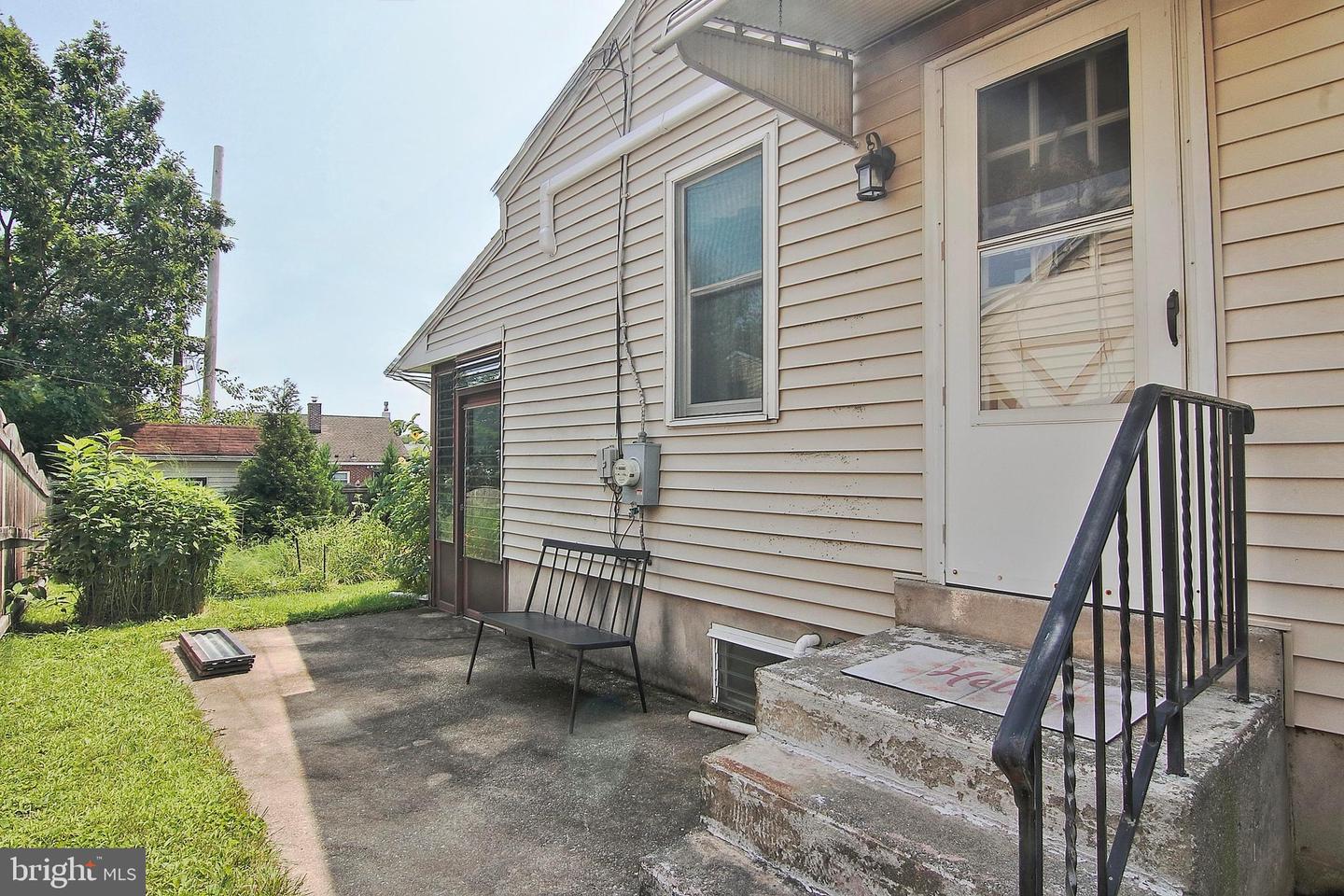1032 N Warren St Property Photo 33