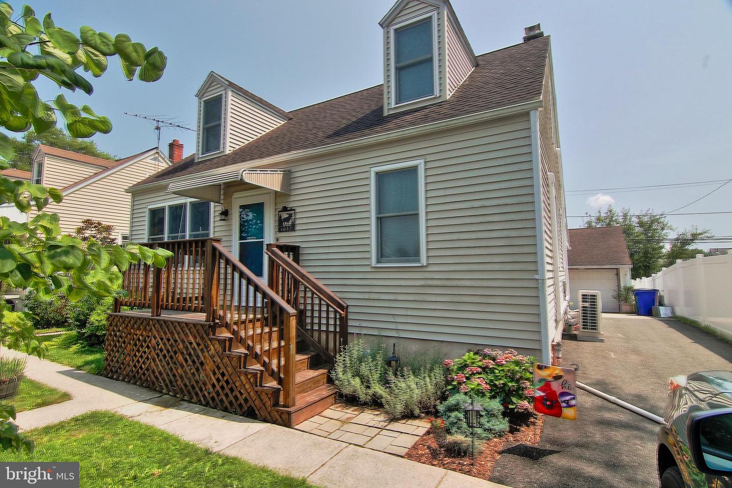 1032 N Warren St Property Photo 35