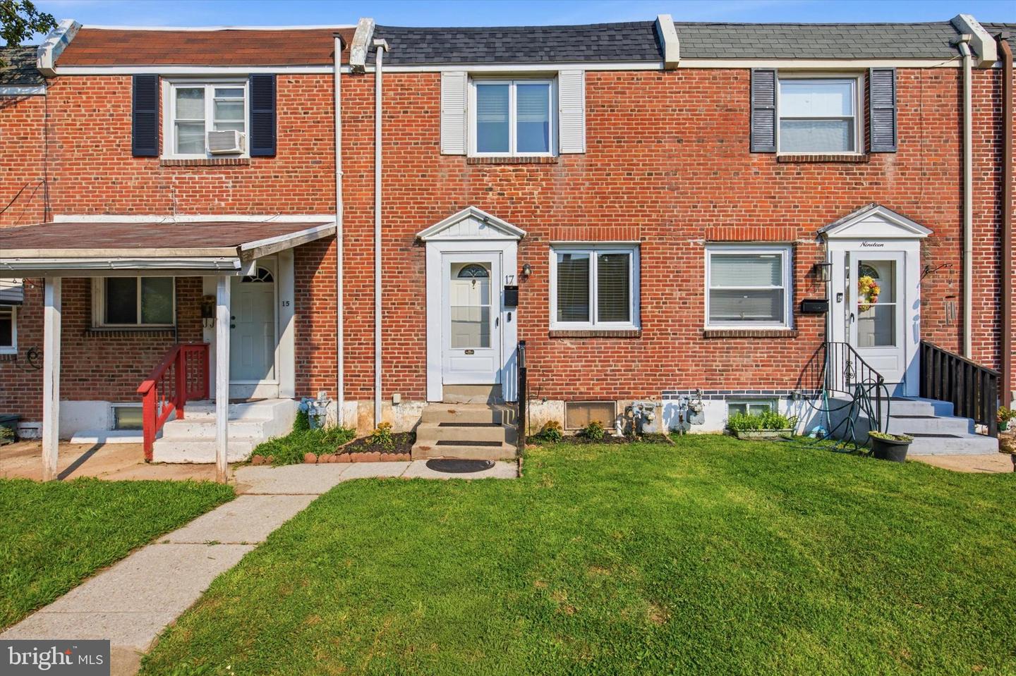 17 Rosemont Ave Property Photo 1