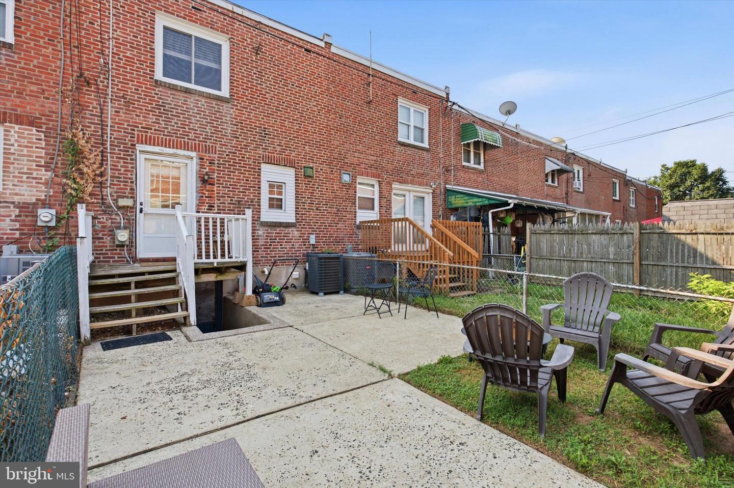 17 Rosemont Ave Property Photo 12