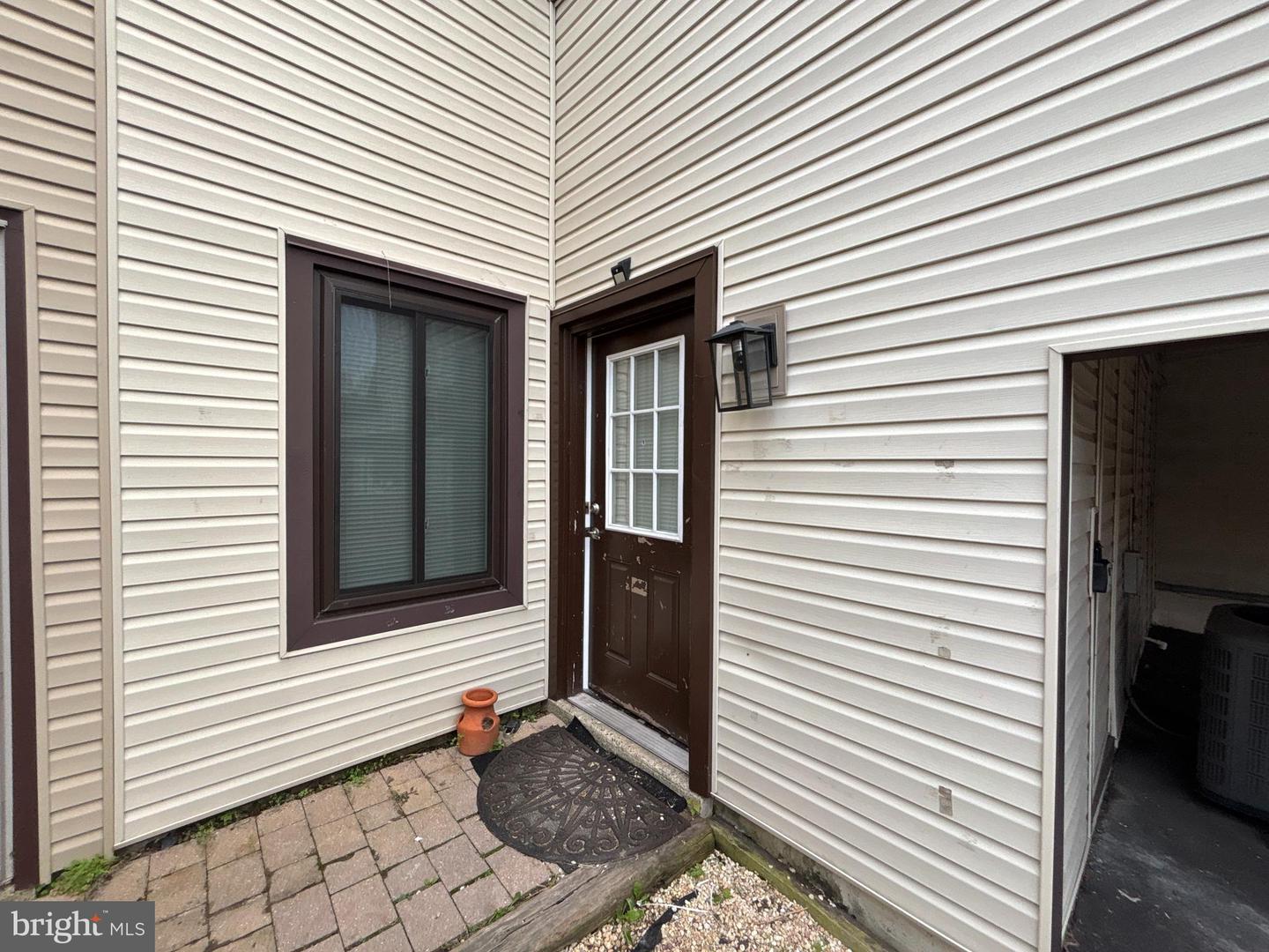 476 Bridge St Property Photo 6