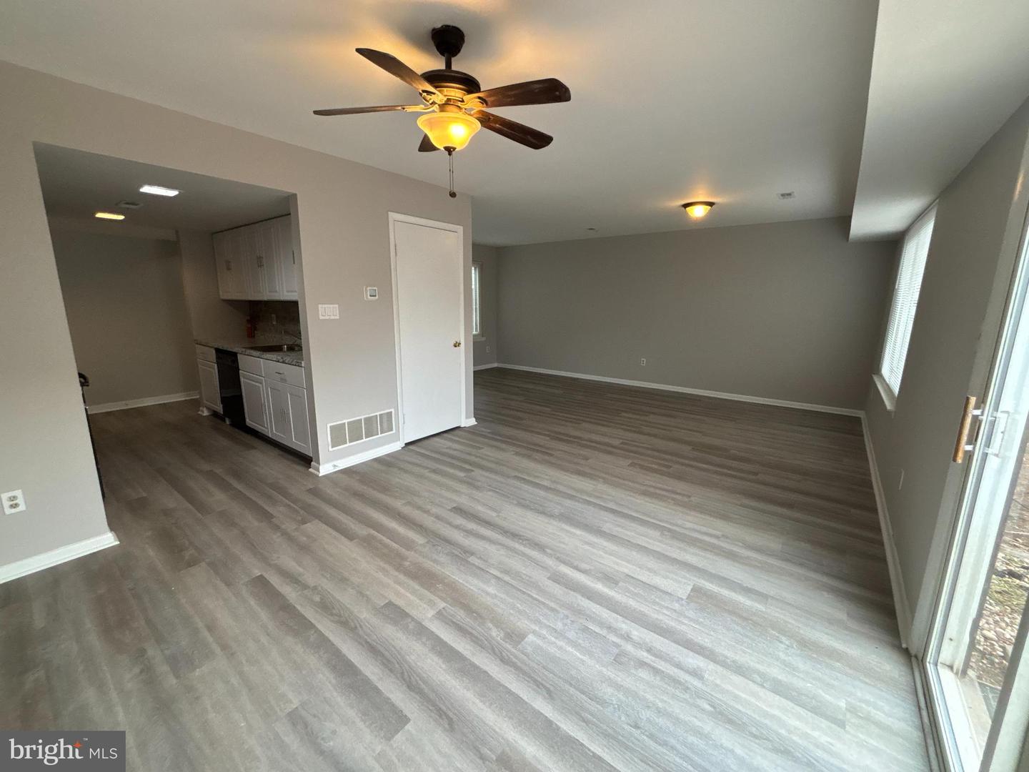 476 Bridge St Property Photo 11
