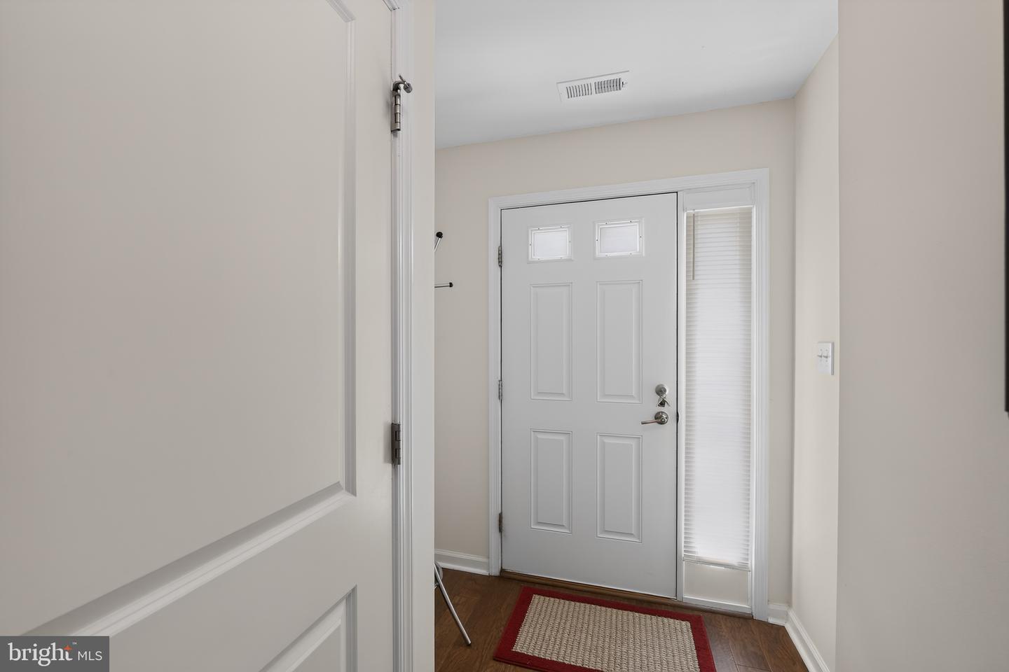 1047 Chapman Cir Property Photo 3