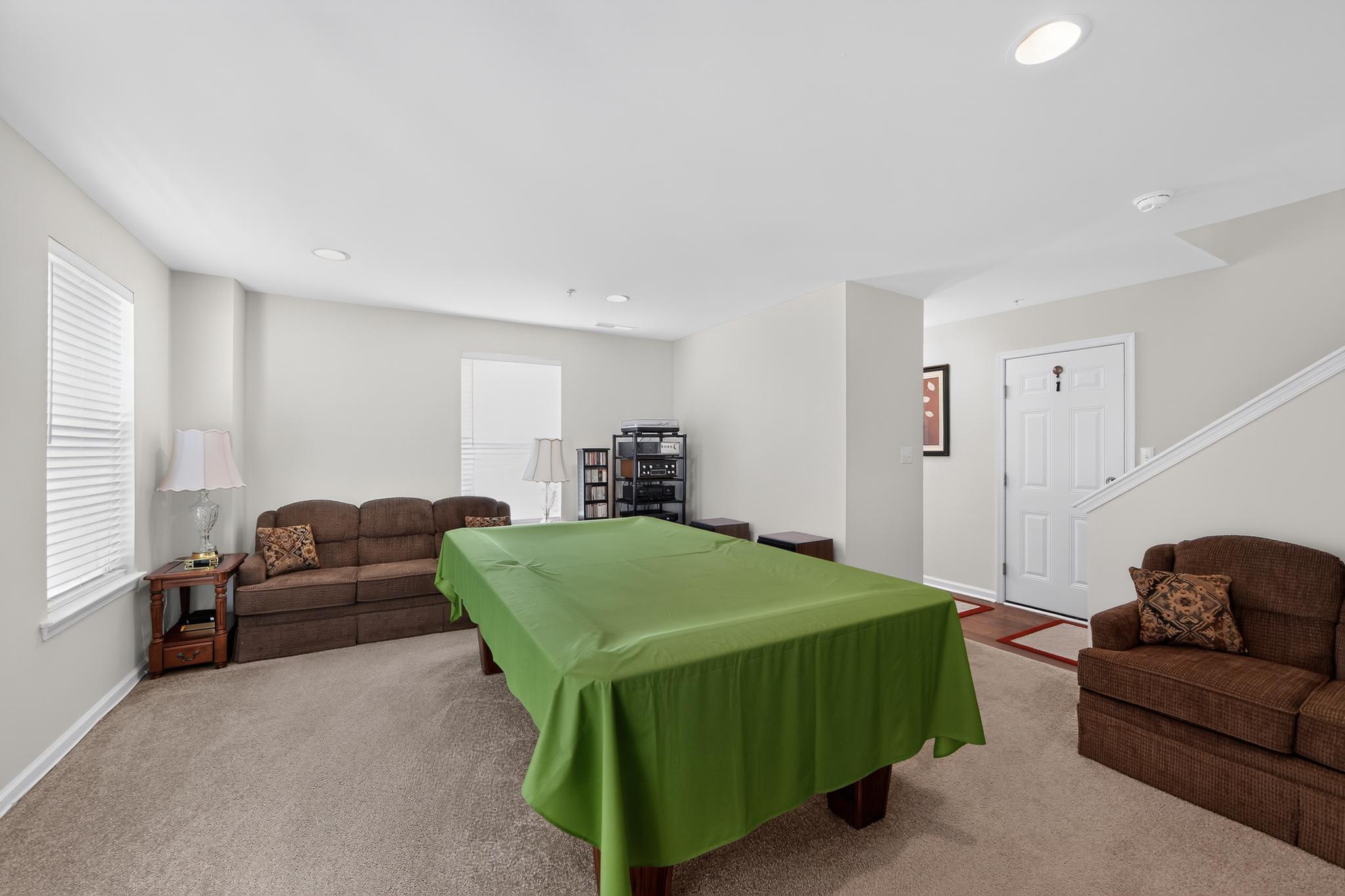 1047 Chapman Cir Property Photo 5