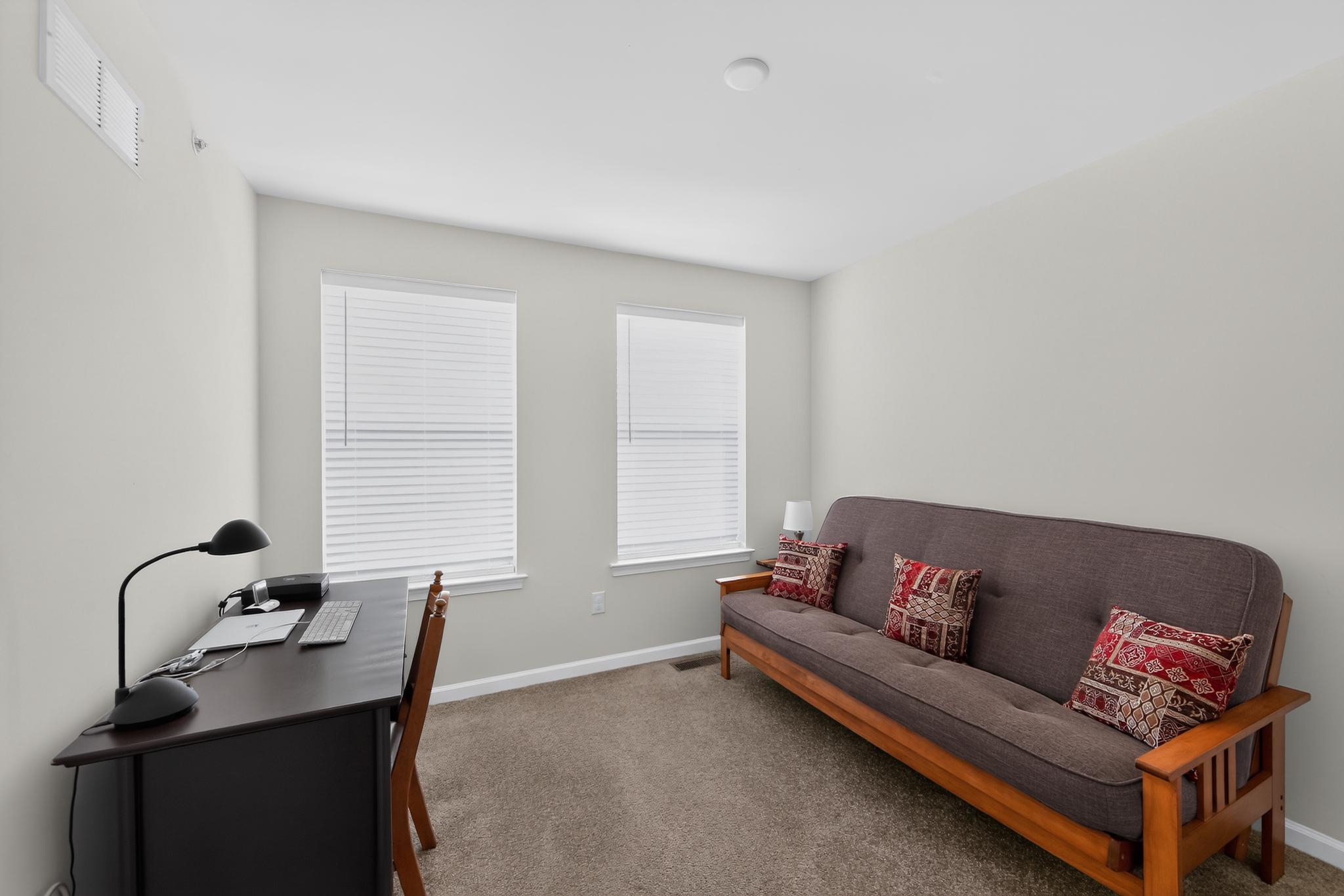 1047 Chapman Cir Property Photo 27