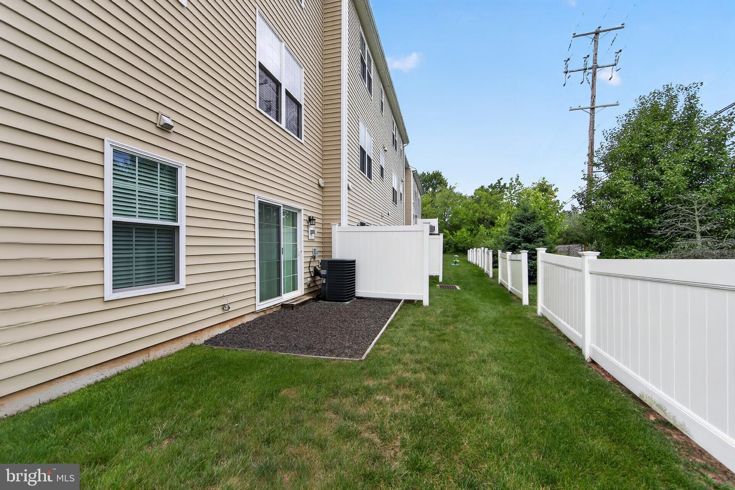 1047 Chapman Cir Property Photo 33