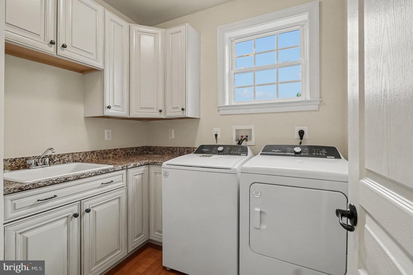 1376 Spring Hill Rd Property Photo 23