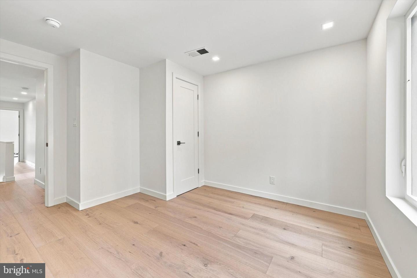 309 Locust Ave Property Photo 29