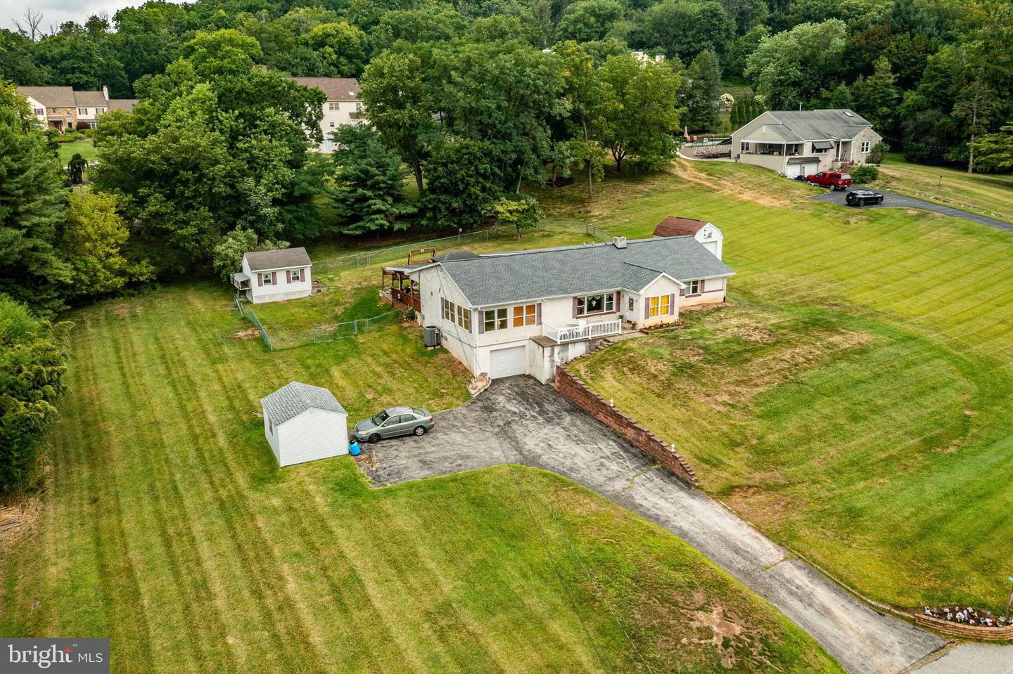 839 Hollow Rd Property Photo 2