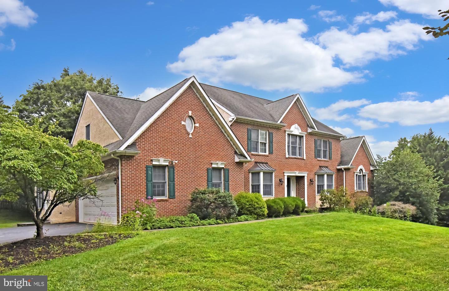 2 WHITEFIELD DR