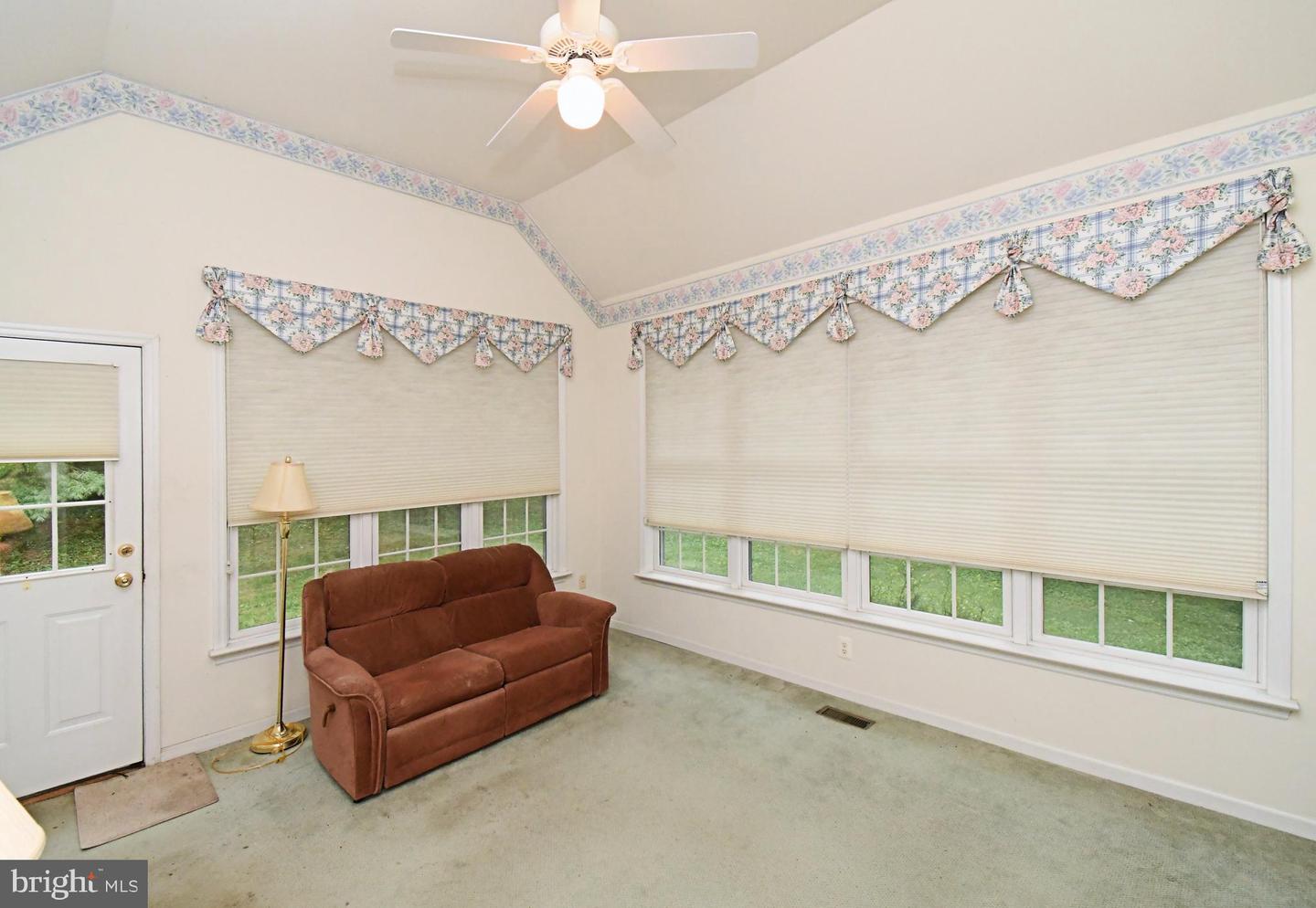 2 Whitefield Dr Property Photo 16