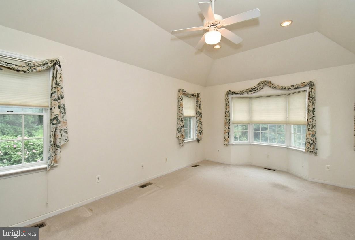 2 Whitefield Dr Property Photo 18