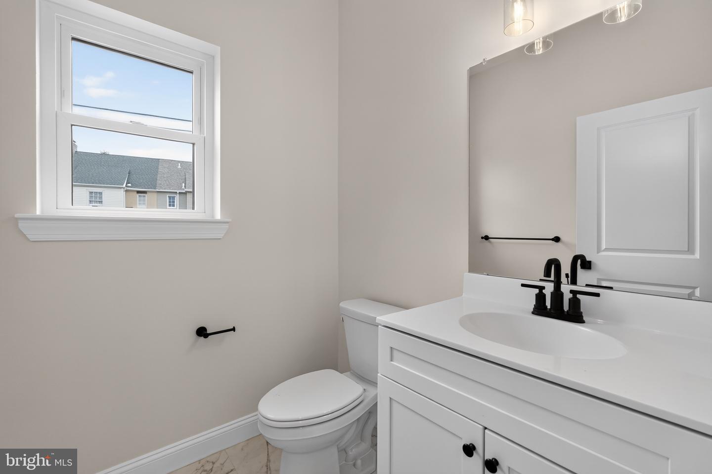 1340 Markley St Property Photo 15