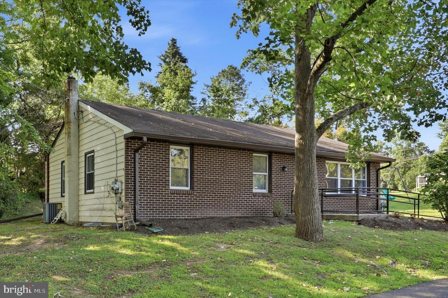 407 Johnson Rd Property Photo 4