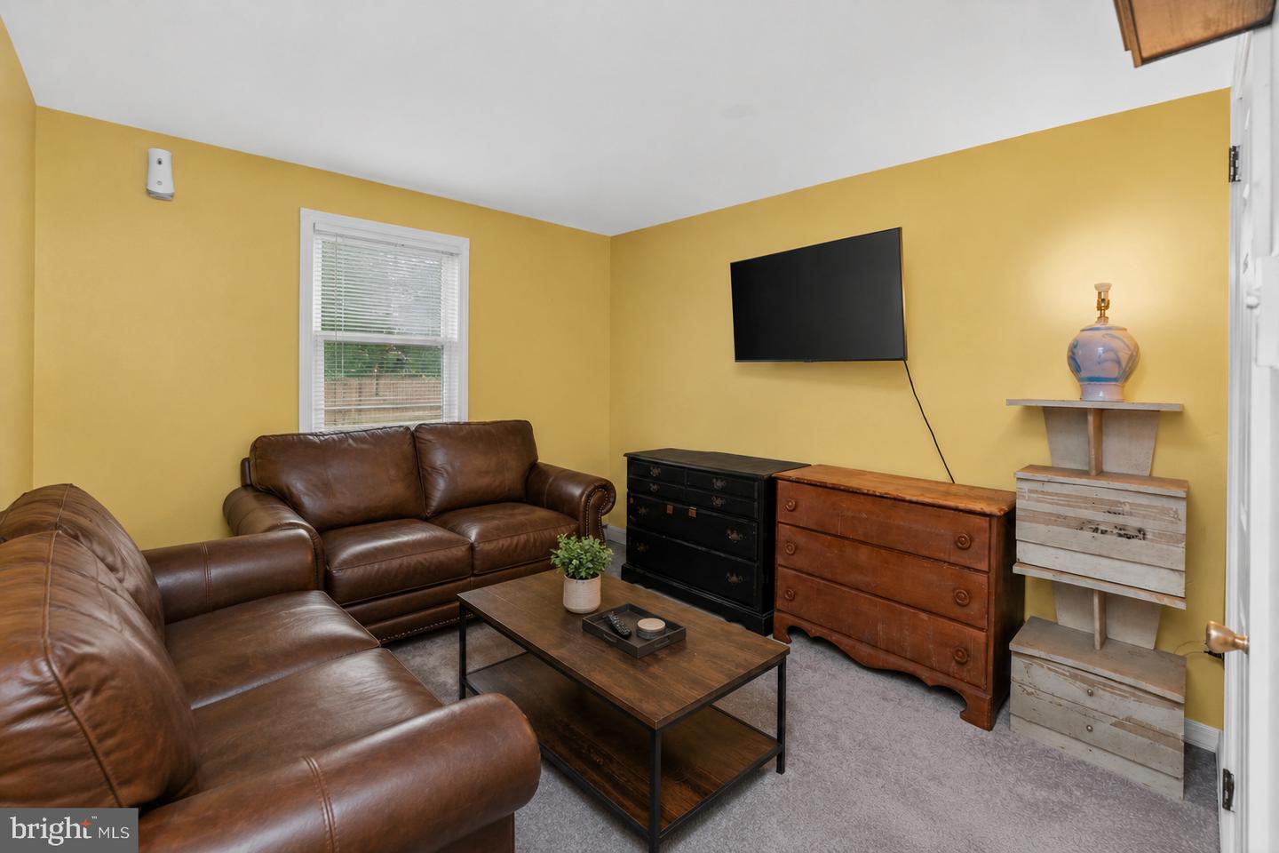 913 Seminary St Property Photo 13
