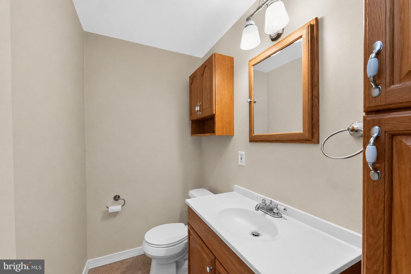 913 Seminary St Property Photo 19