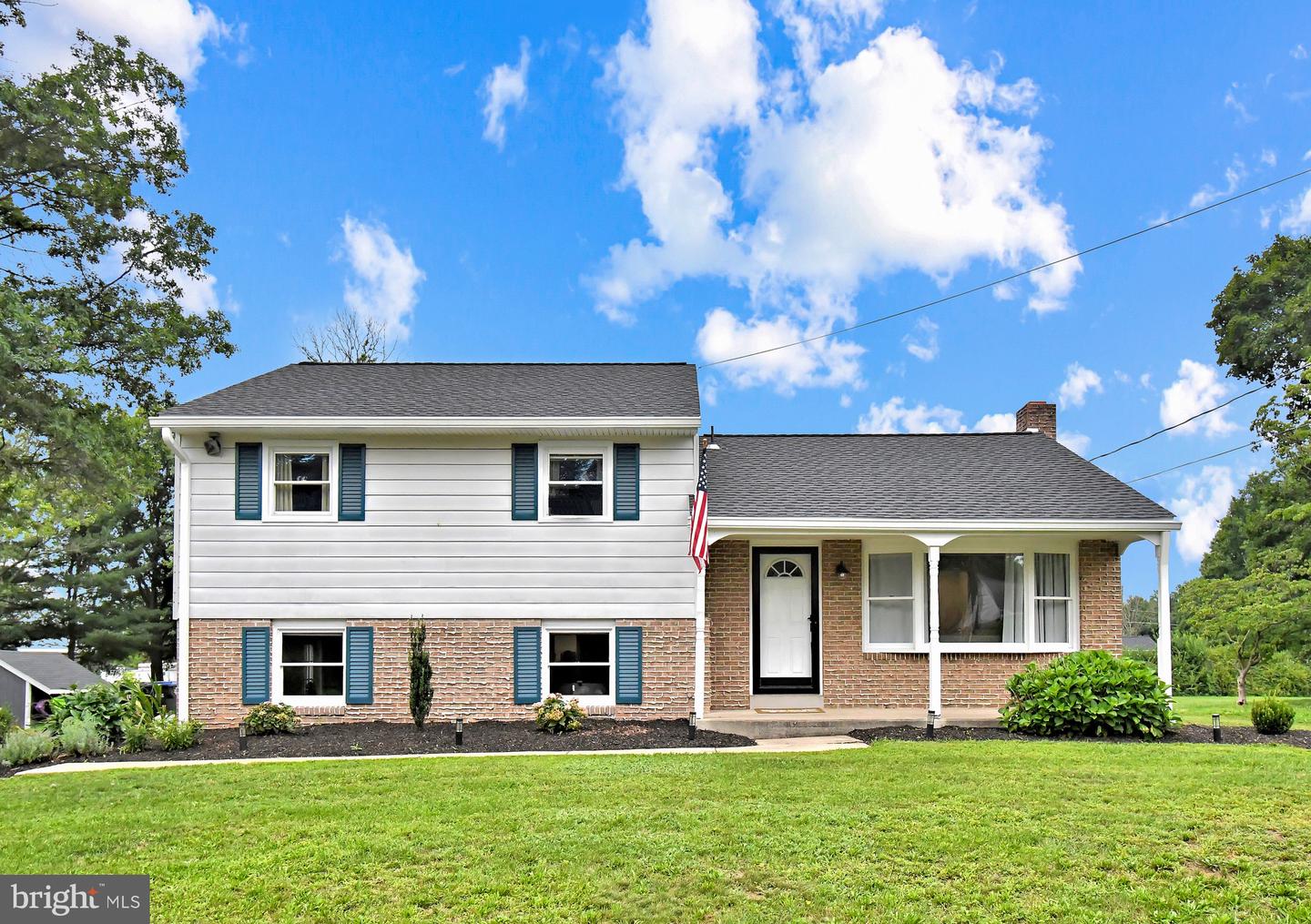 1464 Virmay Property Photo 1