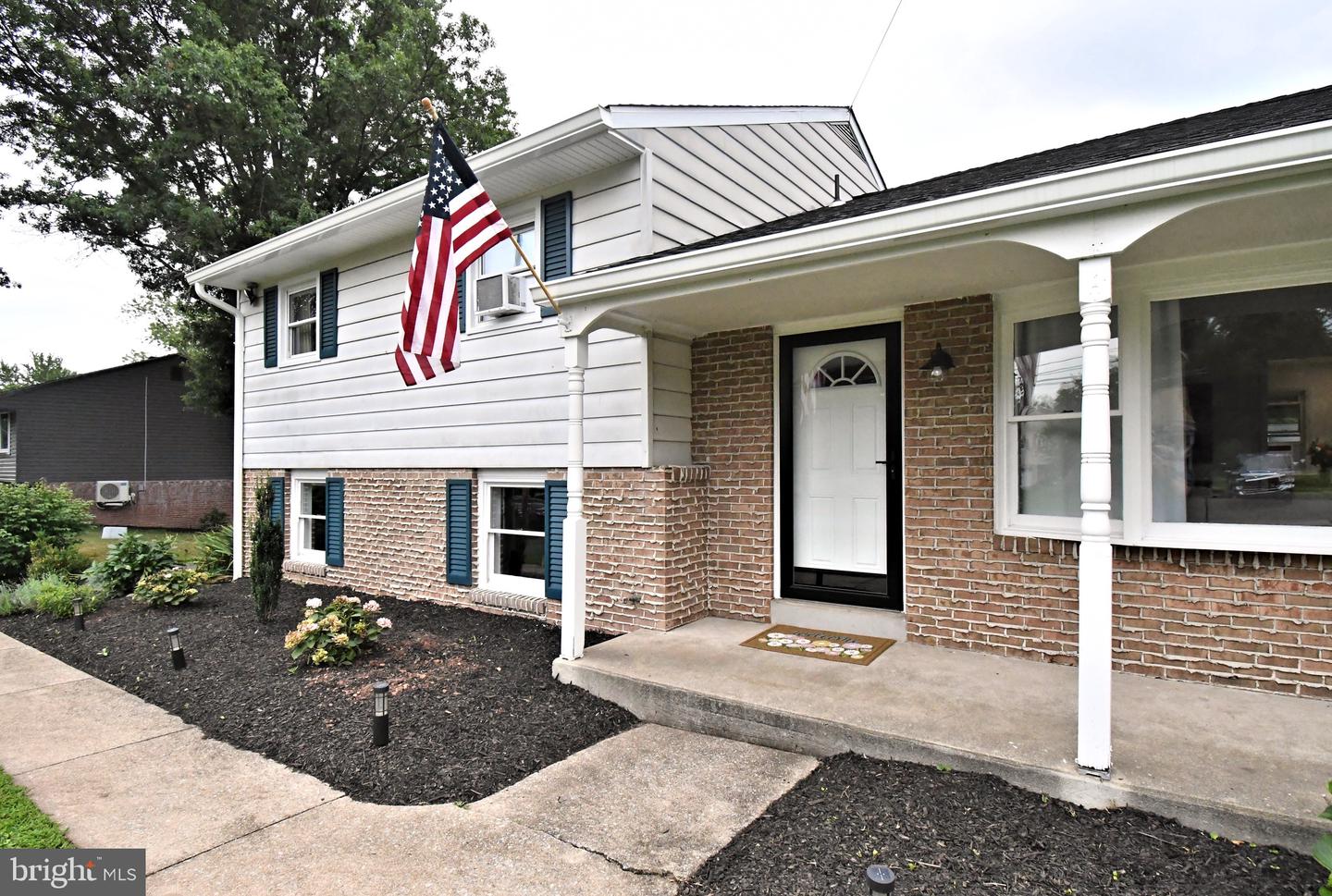 1464 Virmay Property Photo 3
