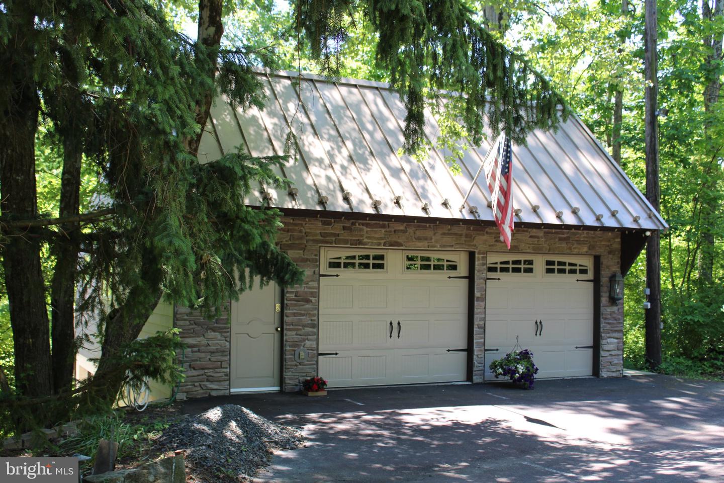 268 Steinmetz Rd Property Photo 9