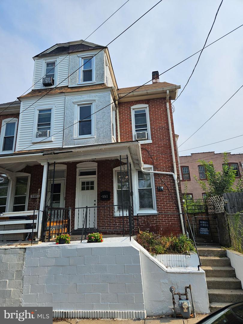 551 Lincoln Ave Property Photo 1