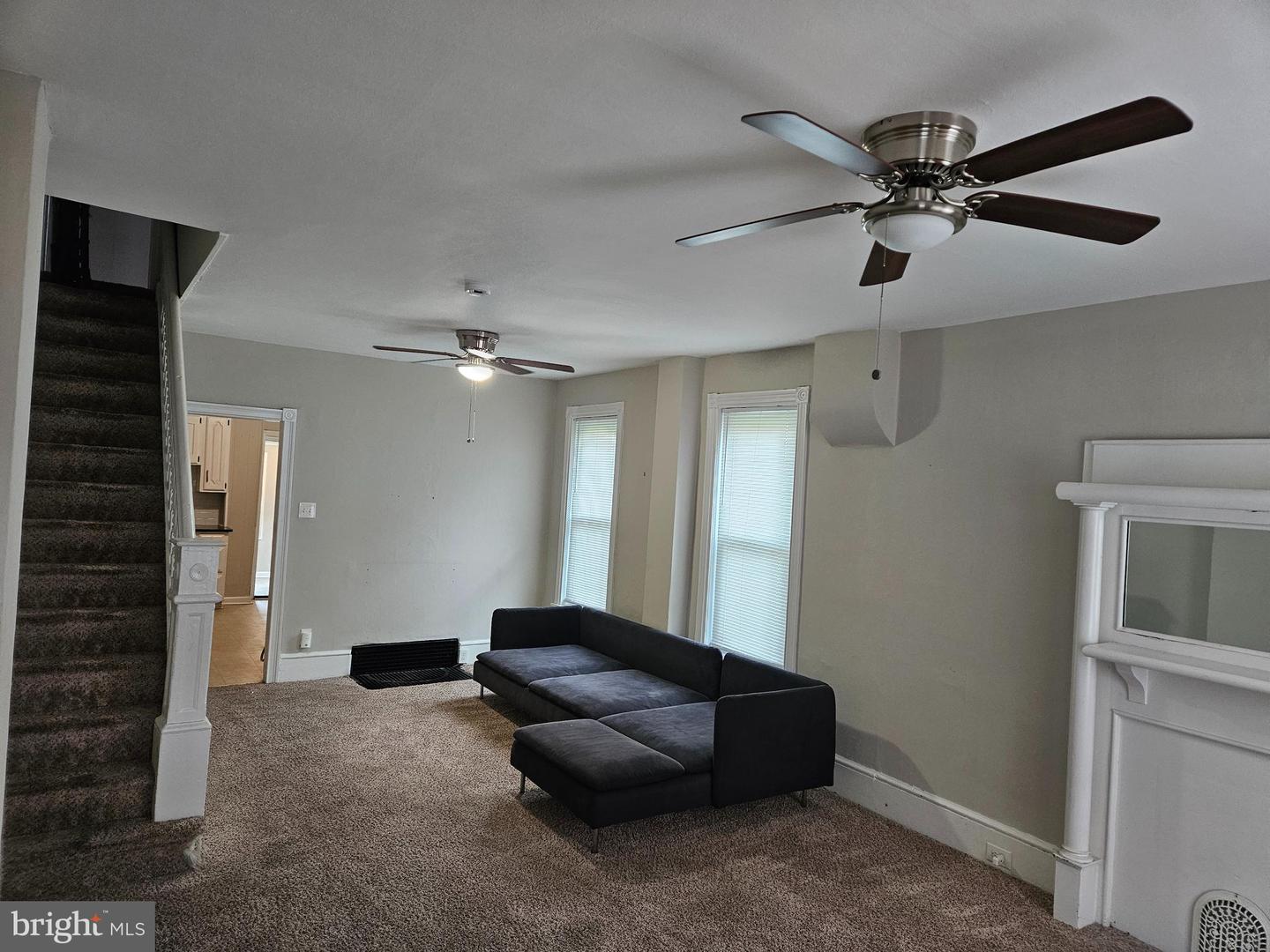 551 Lincoln Ave Property Photo 3