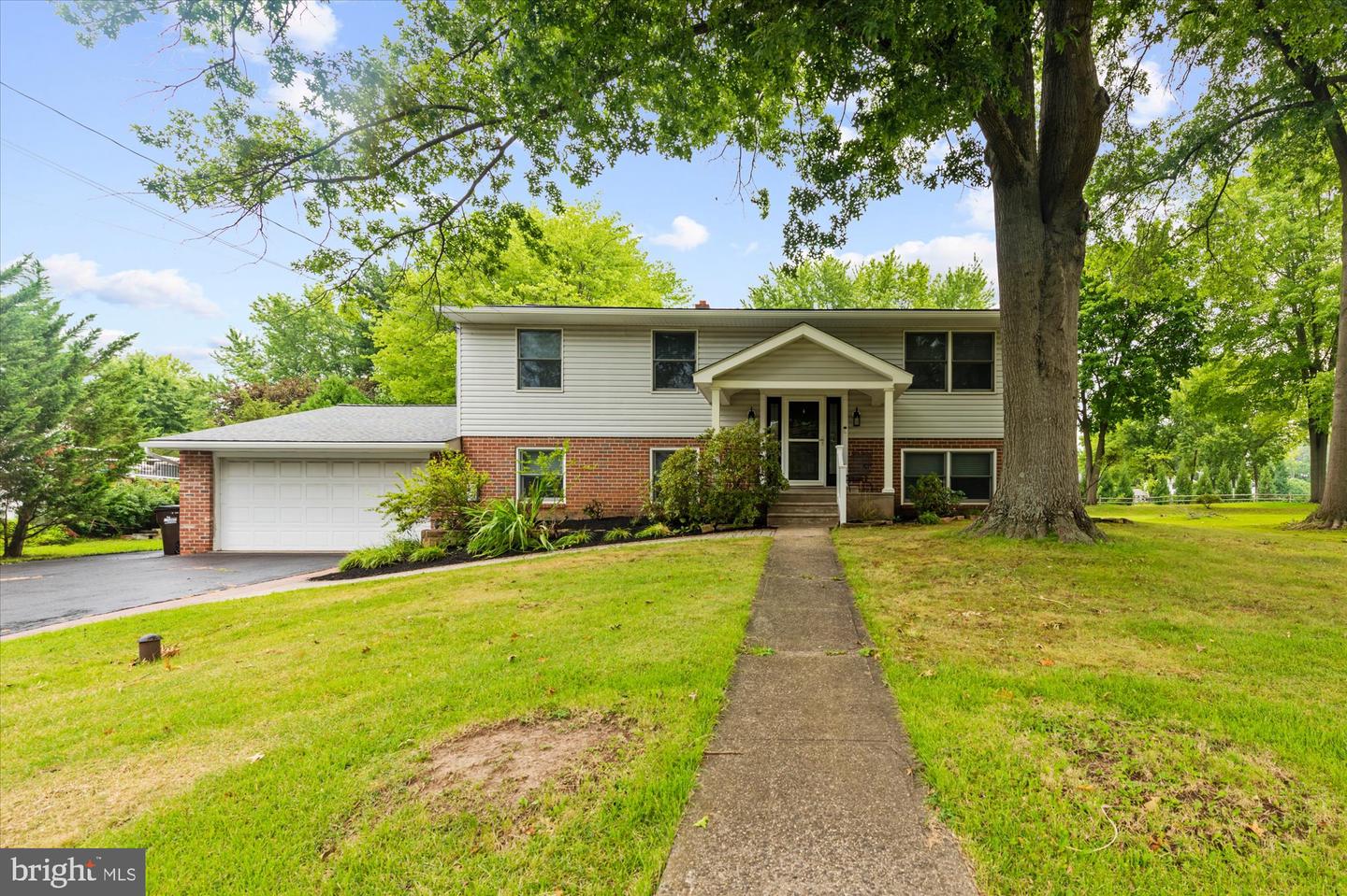 215 HANCOCK RD