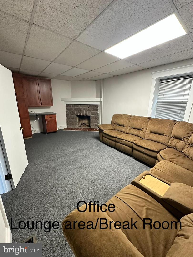 801 N Charlotte St #suite 2 Property Photo 5