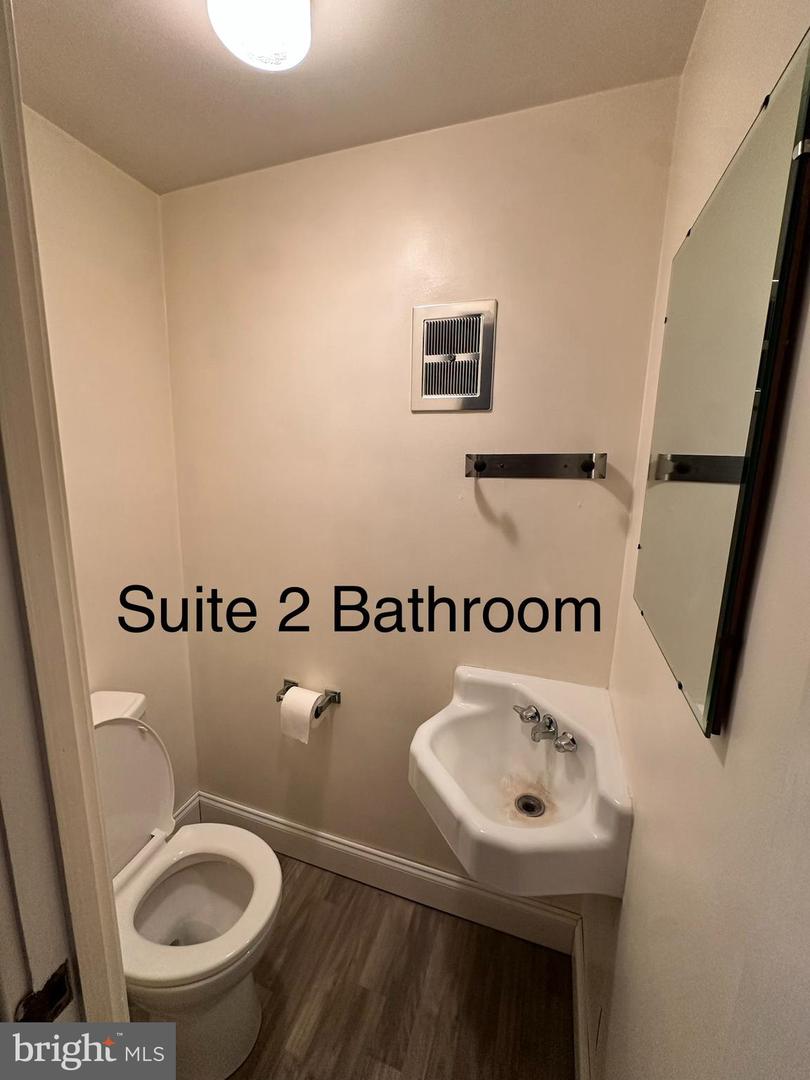 801 N Charlotte St #suite 2 Property Photo 6